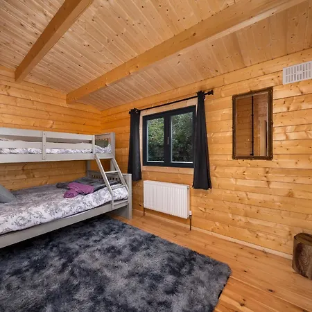 Rushbrook Log With Sauna Деревянный коттедж