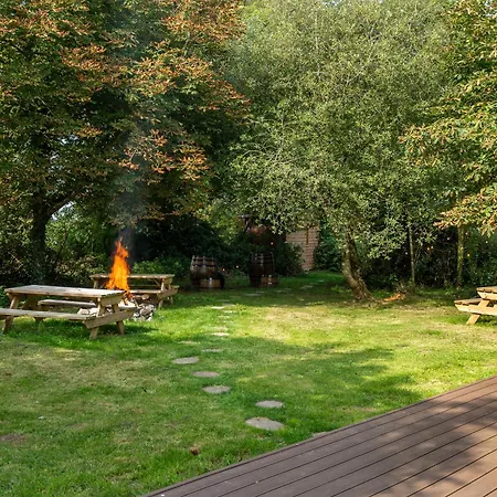 Rushbrook Log With Sauna Деревянный коттедж *